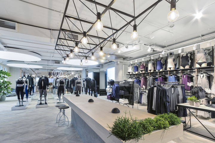 Lululemon 由 Dalziel 和 Pow 设计，英国伦敦