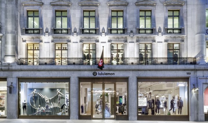 Lululemon 由 Dalziel 和 Pow 设计，英国伦敦