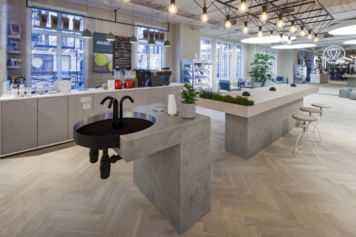 Lululemon 由 Dalziel 和 Pow 设计，英国伦敦