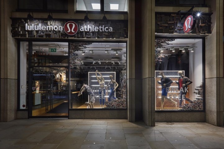 英国伦敦 Lucky Fox 的 Lululemon 橱窗展示
