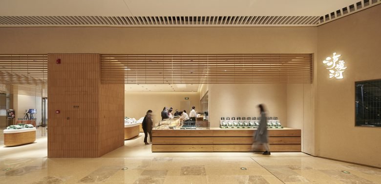 鲁西河面包店 / Kooo Architects