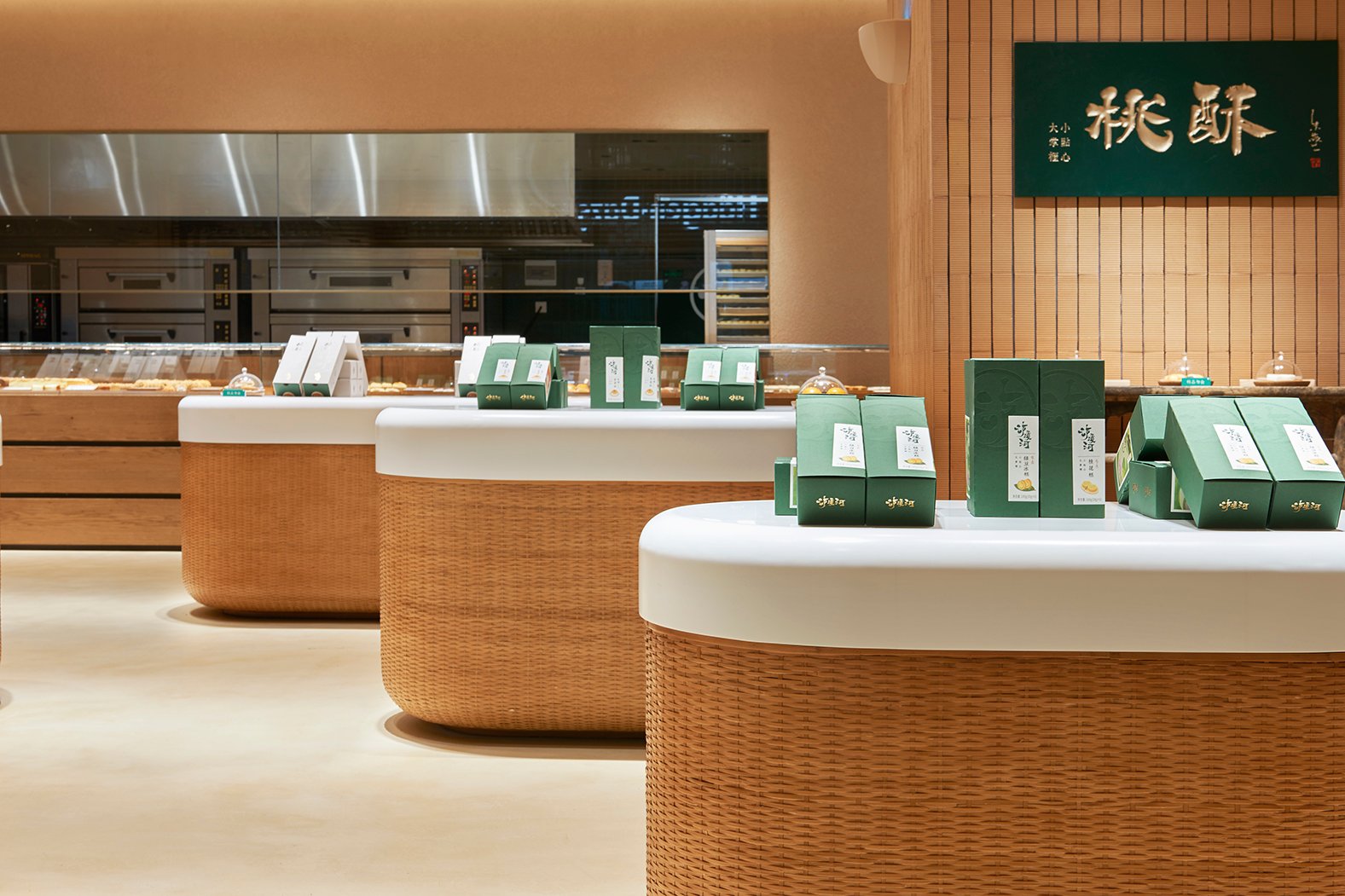 鲁西河面包店 / Kooo Architects