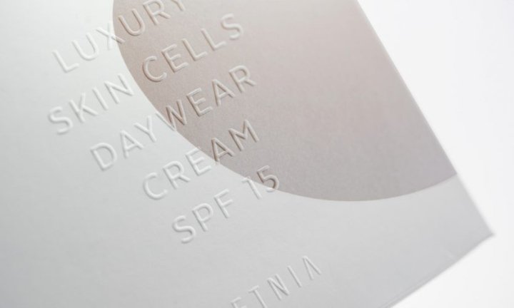 Lavernia & Cienfuegos 的奢华皮肤细胞