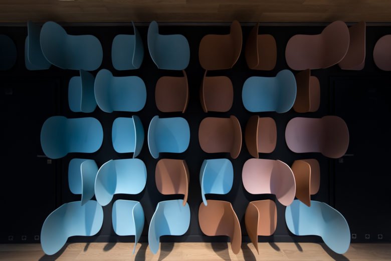 全新 Flokk 展厅中功能齐全的简约空间