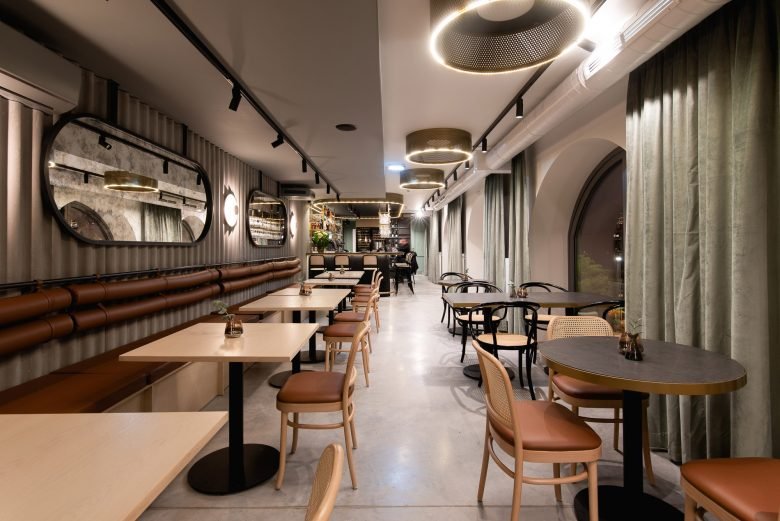 河流的流动转化为餐厅设计