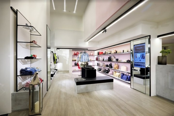 Maximilian Basic 商店，由 Bartolini/Lanzi Architects 设计，梅拉诺 – 意大利