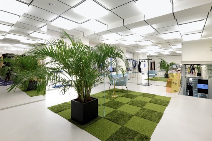 Maximilian 奢侈品店，由 Bartolini/Lanzi Architects 设计，梅拉诺 – 意大利