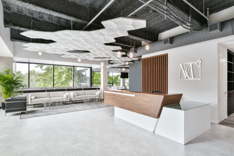 Studio Eagle 的 MC² 办公室 Studio Eagle 的 MC² 办公室