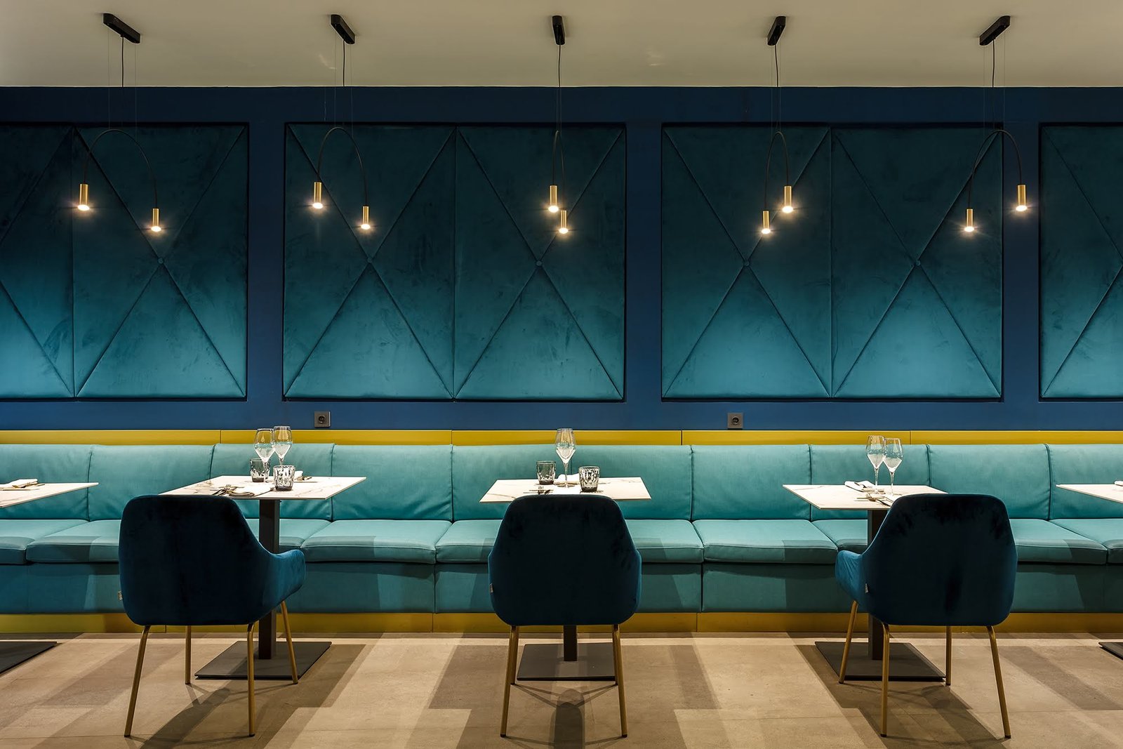 Escena 餐厅由 Peanut Design Studio 和 Cerogrados Arquitectura 设计