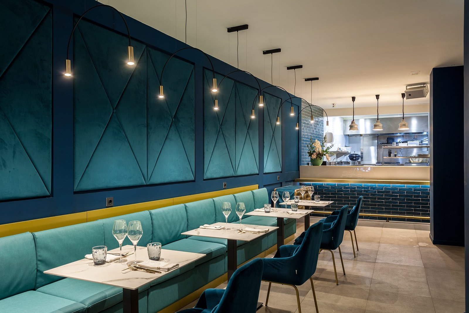 Escena 餐厅由 Peanut Design Studio 和 Cerogrados Arquitectura 设计