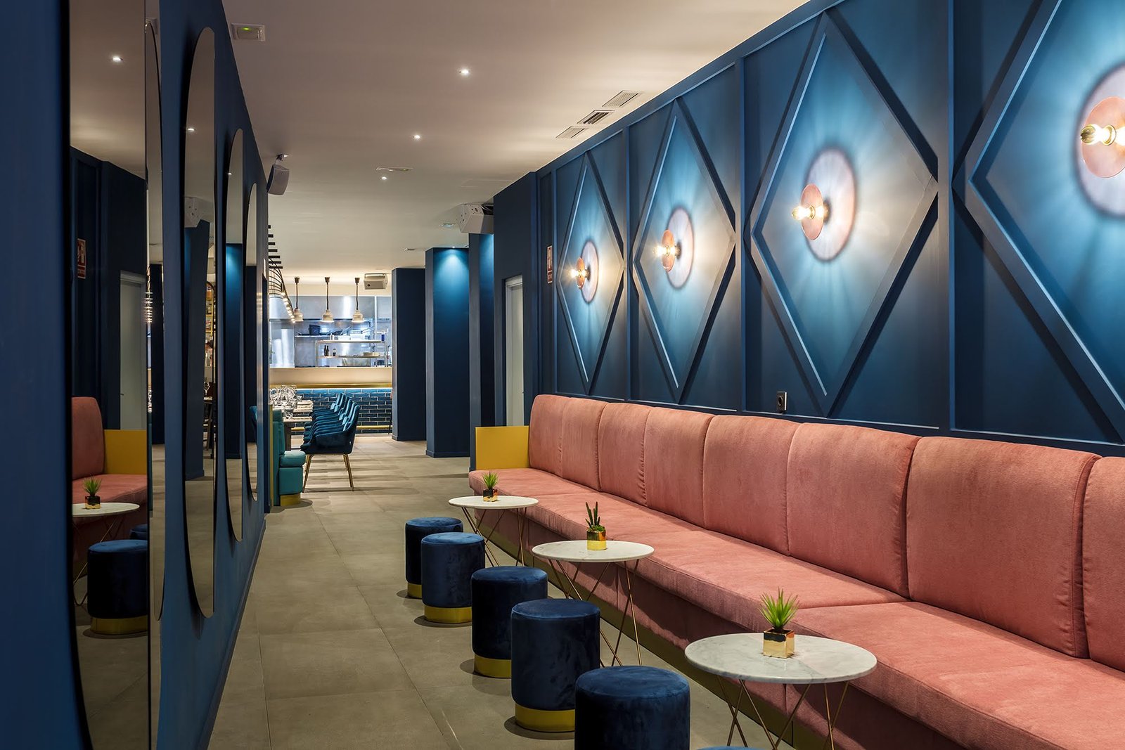 Escena 餐厅由 Peanut Design Studio 和 Cerogrados Arquitectura 设计