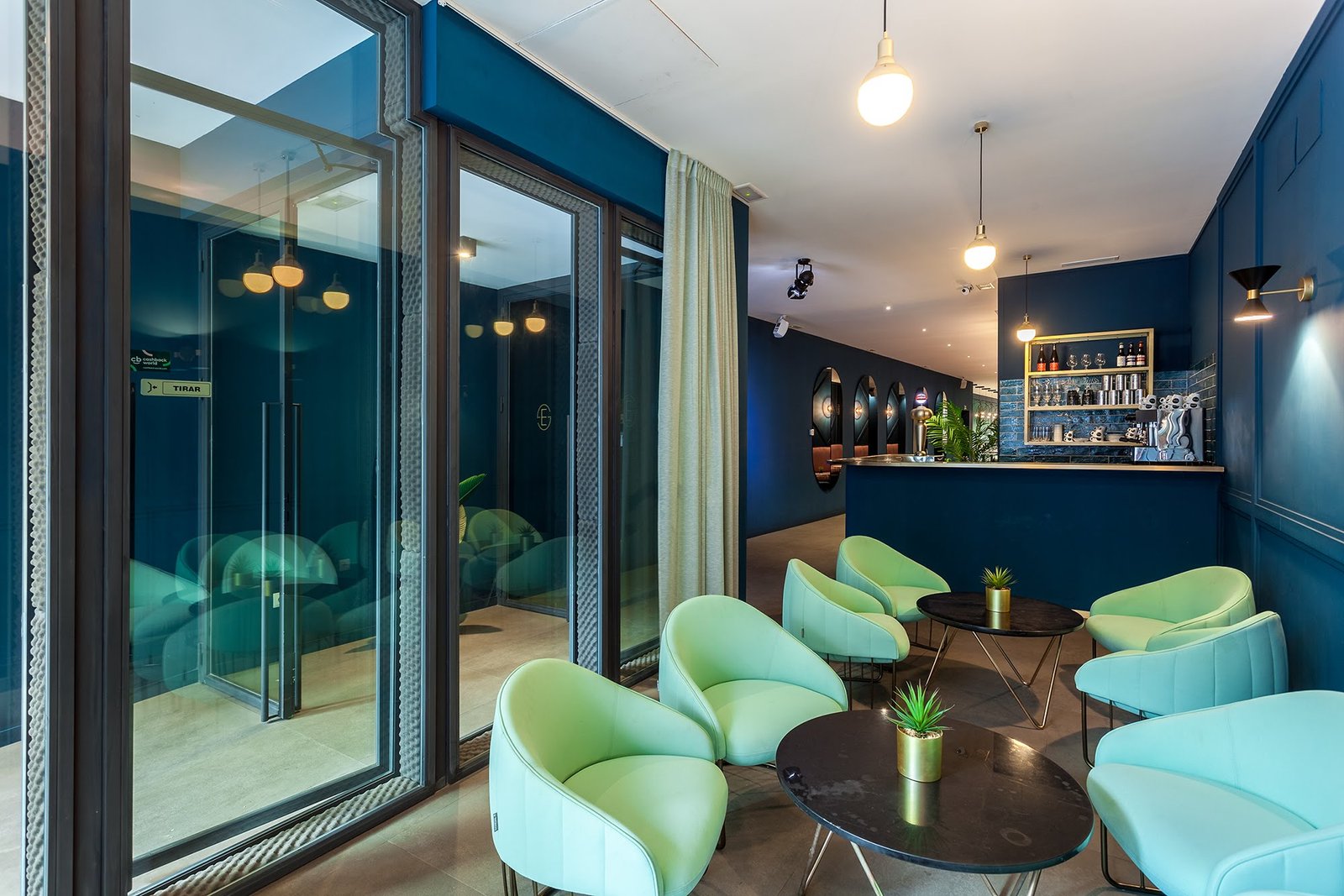 Escena 餐厅由 Peanut Design Studio 和 Cerogrados Arquitectura 设计