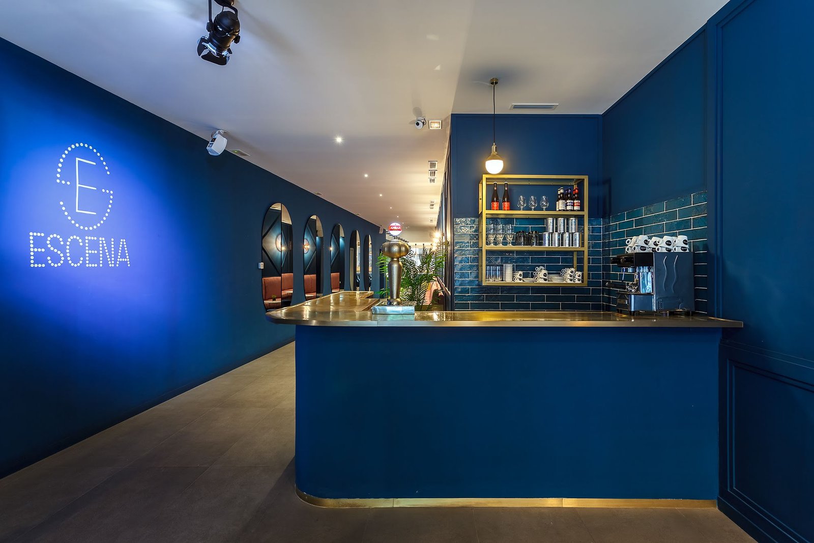 Escena 餐厅由 Peanut Design Studio 和 Cerogrados Arquitectura 设计