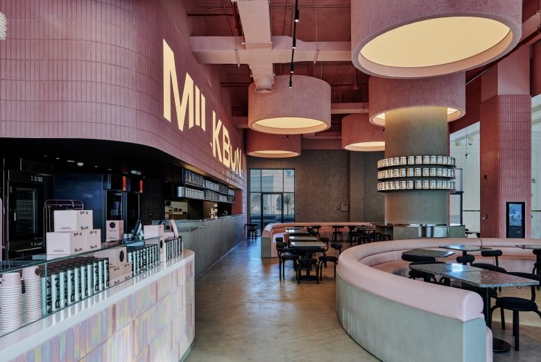 MILK BUN 餐厅 / Rabih Geha Architects