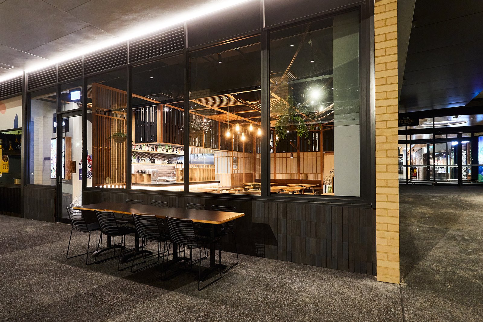 Studio Grayscale 的一郎居酒屋酒吧