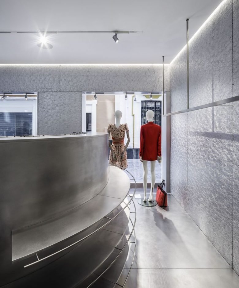 塞维利亚 MKR 商店，Guillermo Vázquez Consuegra 设计