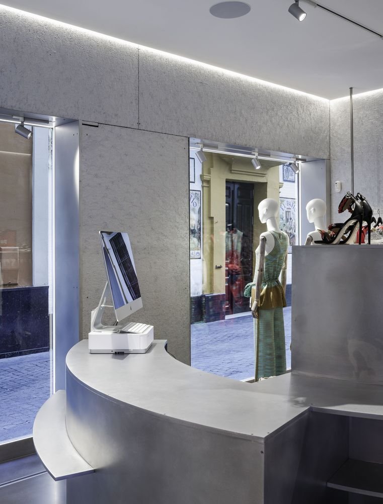 塞维利亚 MKR 商店，Guillermo Vázquez Consuegra 设计