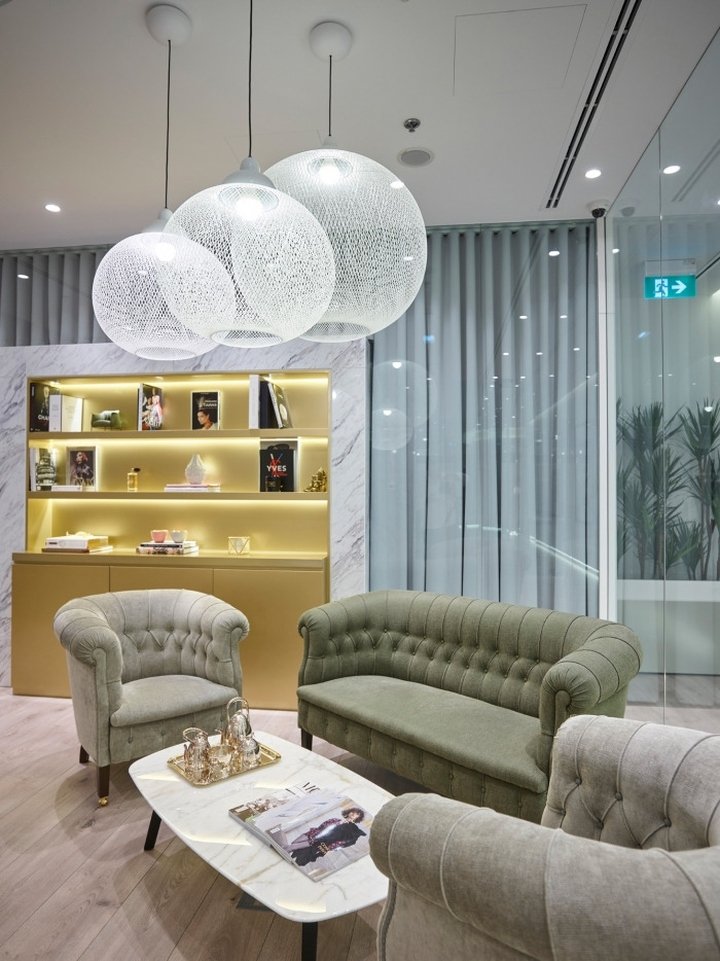 MOJEH 杂志办公室由 Swiss Bureau Interior Design 设计，阿联酋迪拜