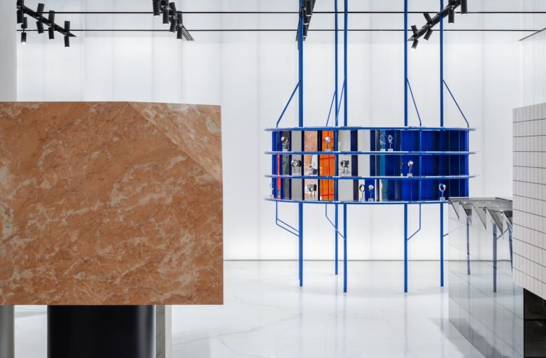 Atelier TAO+C 设计的 MOMIC 手表组装店