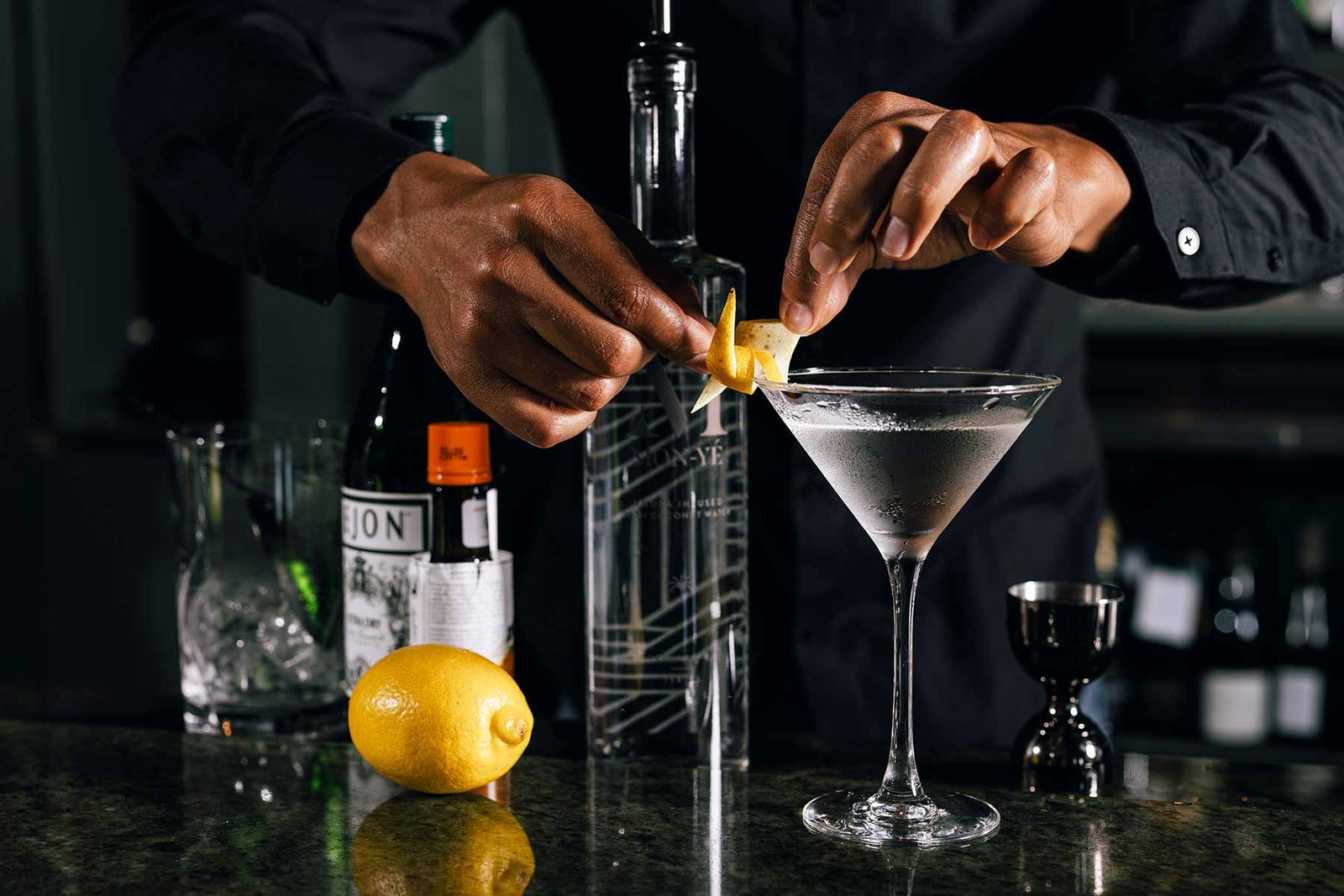 生物理论的 MON-YÉ 伏特加