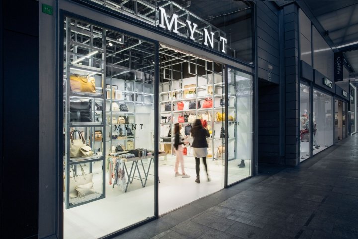 DearDesign 设计的 MYNT 商店,西班牙巴塞罗那 DearDesign 设计的 MYNT 商店,西班牙巴塞罗那