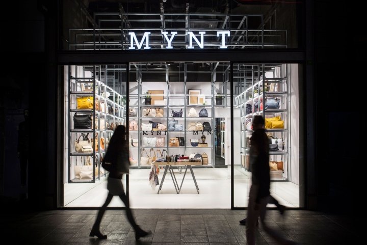 DearDesign 设计的 MYNT 商店,西班牙巴塞罗那 DearDesign 设计的 MYNT 商店,西班牙巴塞罗那