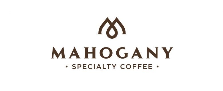 Bulldog Studio 的桃花心木精品咖啡