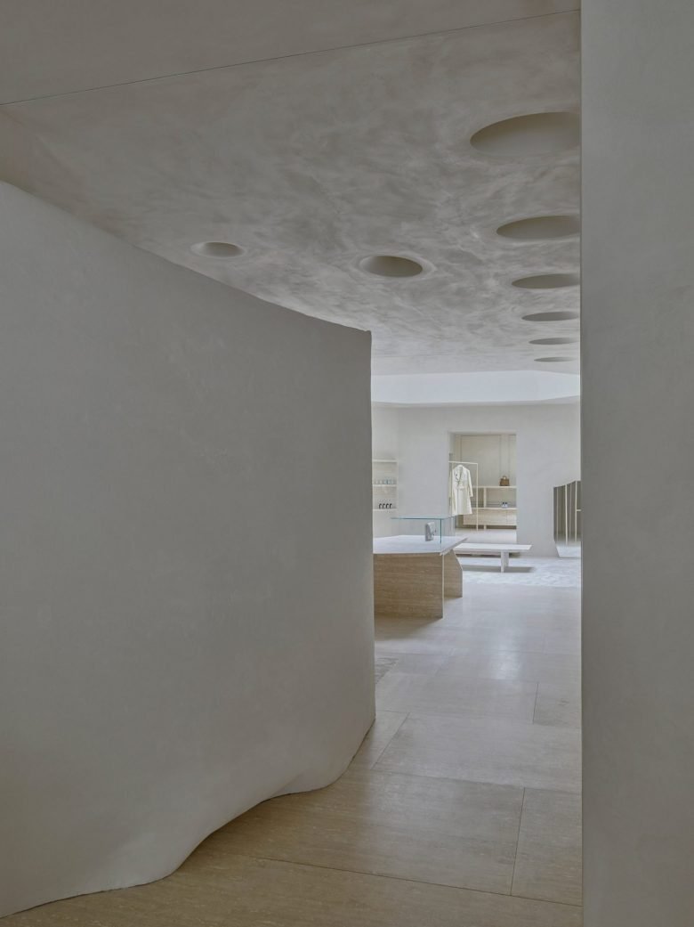 由 Studio Anne Holtrop 设计的 Maison Margiela 商店