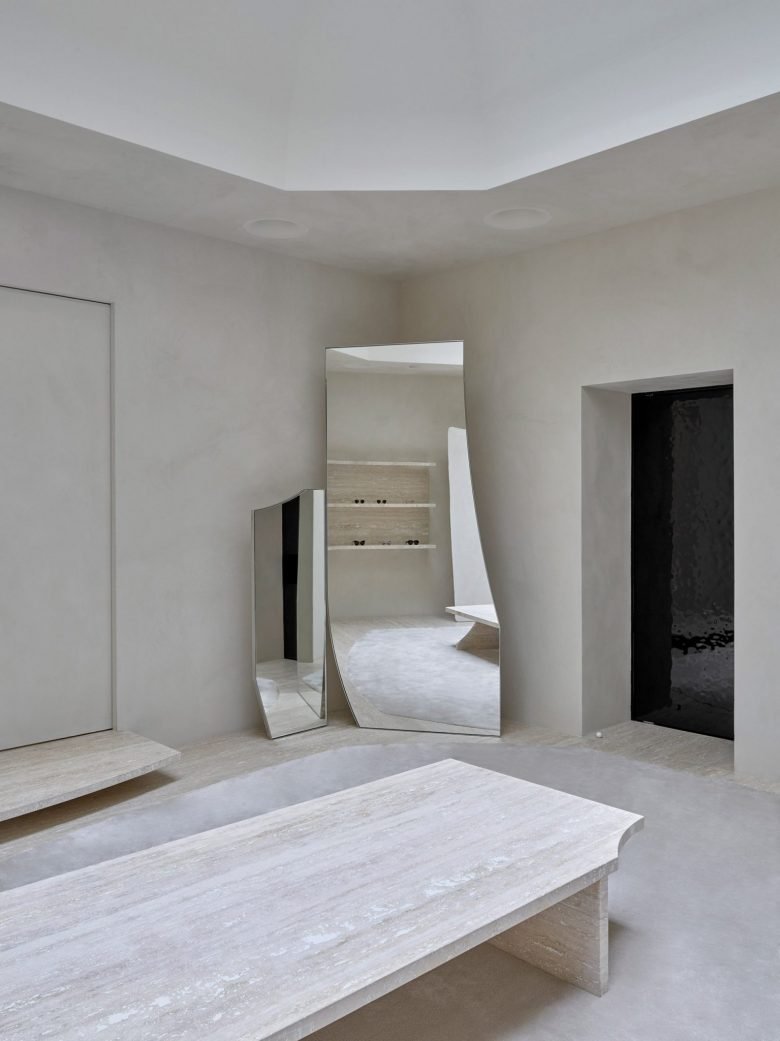 由 Studio Anne Holtrop 设计的 Maison Margiela 商店