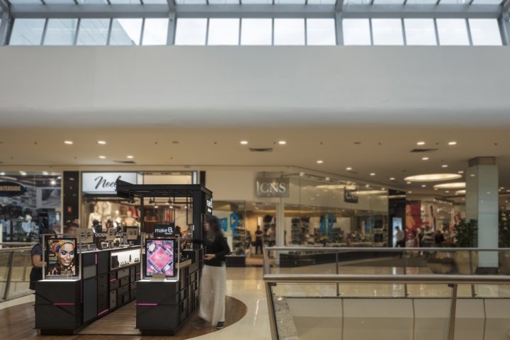 Make B. kiosk 由 Estúdio Jacarandá 设计,库里蒂巴 – 巴西 Make B. kiosk 由 Estúdio Jacarandá 设计,库里蒂巴 – 巴西
