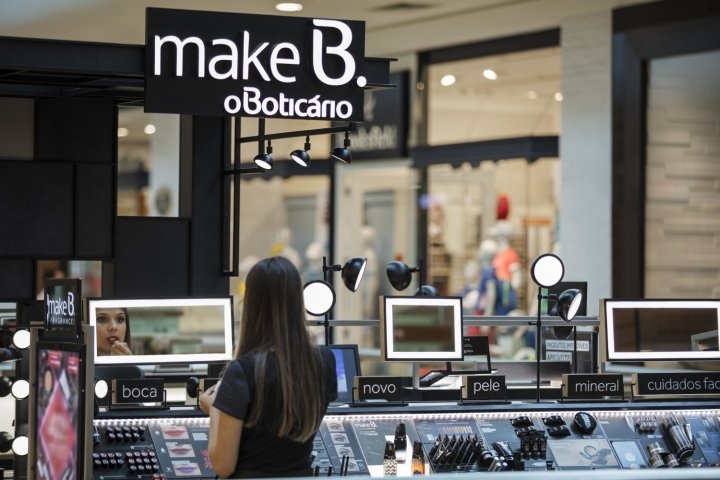 Make B. kiosk 由 Estúdio Jacarandá 设计,库里蒂巴 – 巴西 Make B. kiosk 由 Estúdio Jacarandá 设计,库里蒂巴 – 巴西