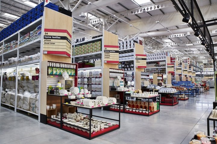 TDC&Co 的 Makro Riversands 商店，南非约翰内斯堡