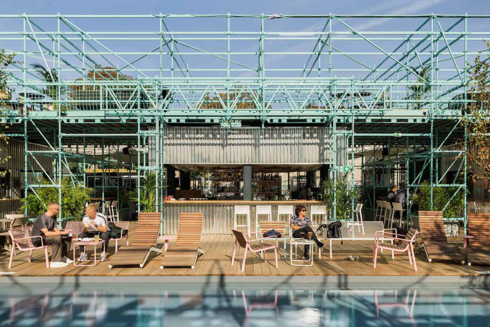 宣言市场由 Chybik + Kristof Architects 设计