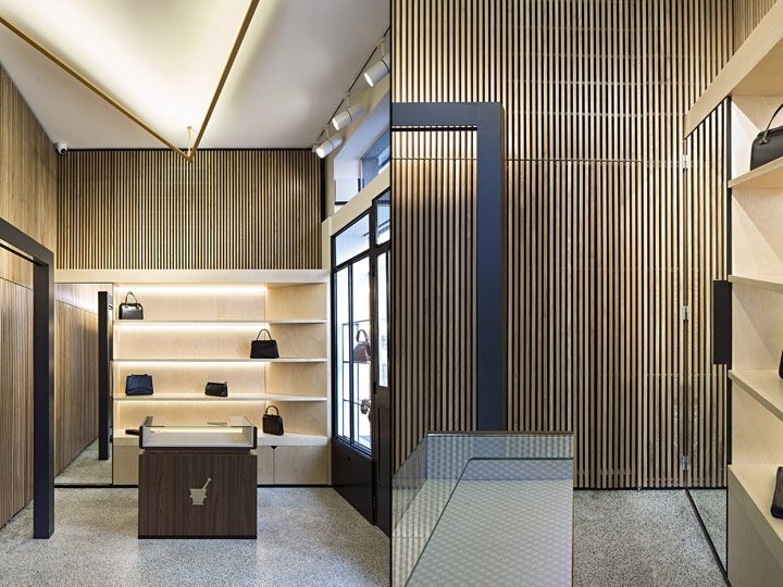 Mão Esquerda Vintage Store，由 Gustavo Guimarães 设计，葡萄牙波尔图