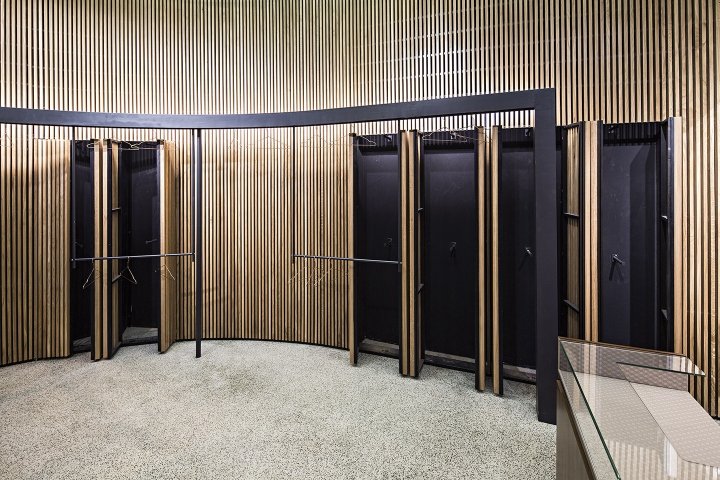 Mão Esquerda Vintage Store，由 Gustavo Guimarães 设计，葡萄牙波尔图