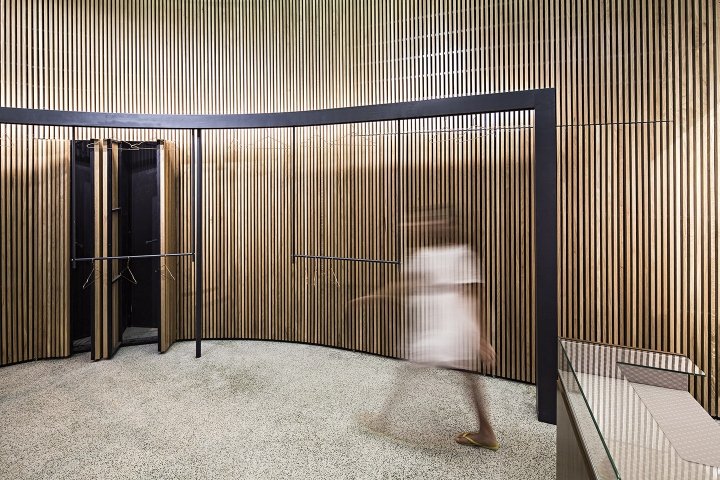 Mão Esquerda Vintage Store，由 Gustavo Guimarães 设计，葡萄牙波尔图