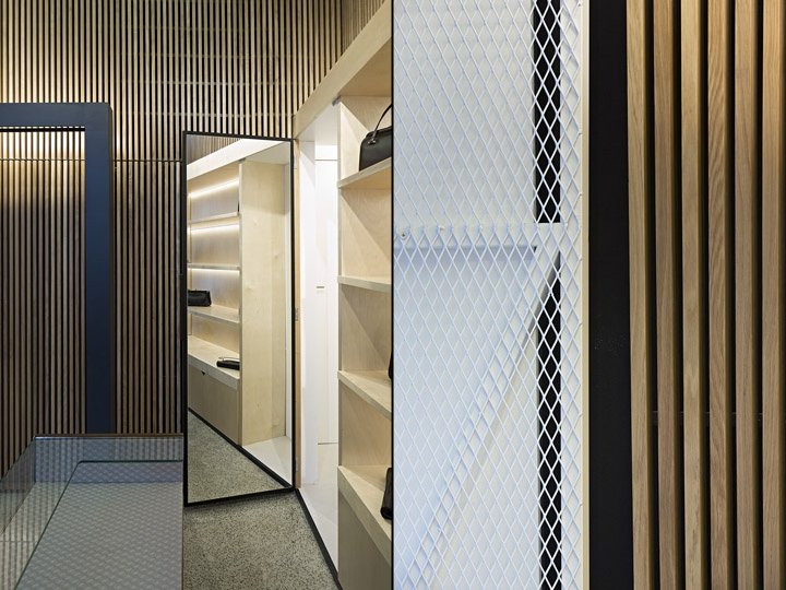 Mão Esquerda Vintage Store，由 Gustavo Guimarães 设计，葡萄牙波尔图