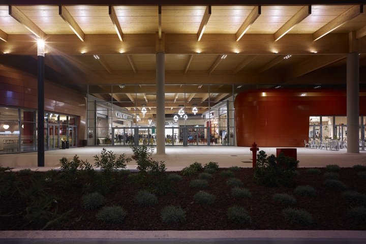 MareMà 购物中心,由 INRES 和 Area-17 Architecture & Interiors 设计,格罗塞托 – 意大利 MareMà 购物中心,由 INRES 和 Area-17 Architecture & Interiors 设计,格罗塞托 – 意大利