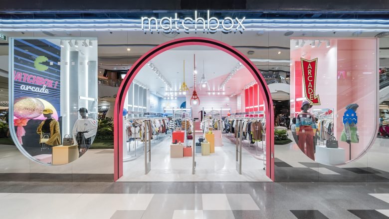 前往 Matchbox 中央西城，感受 90 年代游戏厅的气息 - 泰国暖武里府
