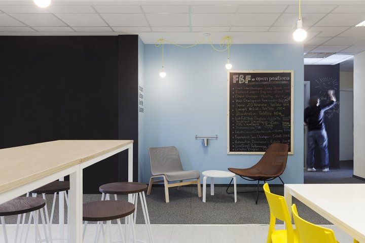 Matrix Global 索非亚办公空间，由 Cache atelier 设计，保加利亚索非亚