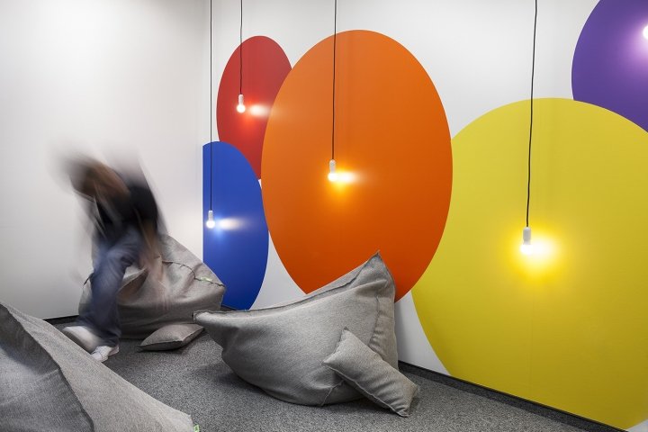 Matrix Global 索非亚办公空间，由 Cache atelier 设计，保加利亚索非亚