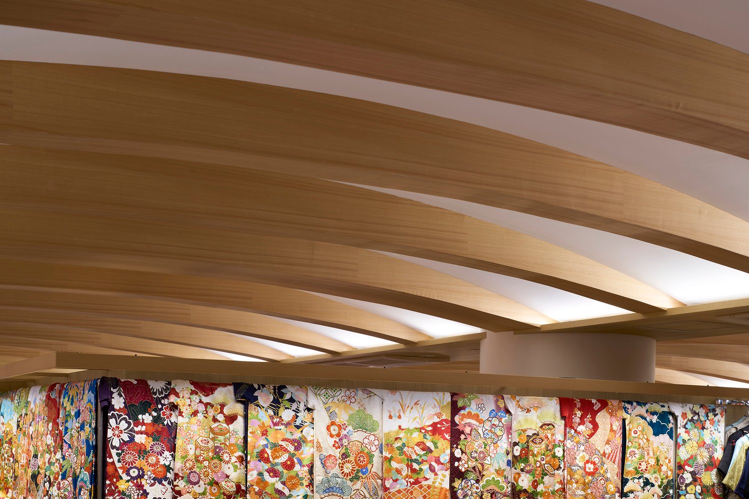 Mayuzuki Kimono Shop by Tsutsumi & Associates