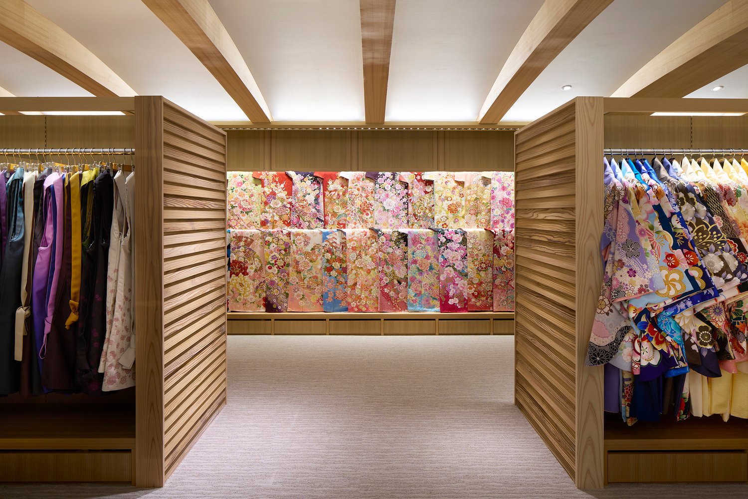 Mayuzuki Kimono Shop by Tsutsumi & Associates