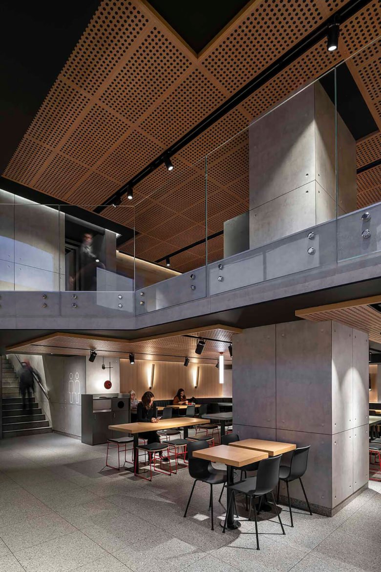 Landini Associates 设计的麦当劳餐厅 Landini Associates 设计的麦当劳餐厅