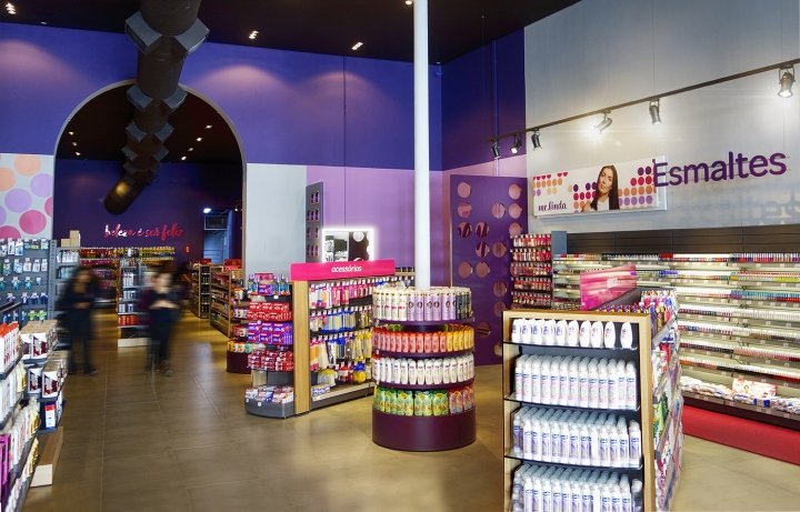 Me.Linda 品牌和零售设计由巴西坎皮纳斯 / 圣保罗 Design Novarejo 设计