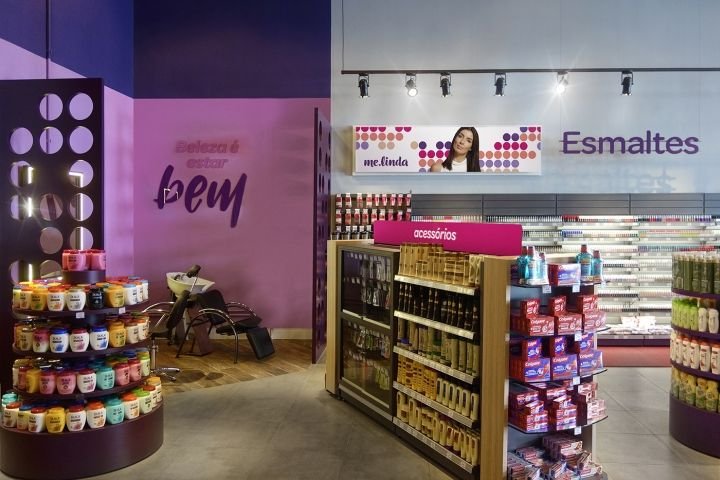 Me.Linda 品牌和零售设计由巴西坎皮纳斯 / 圣保罗 Design Novarejo 设计