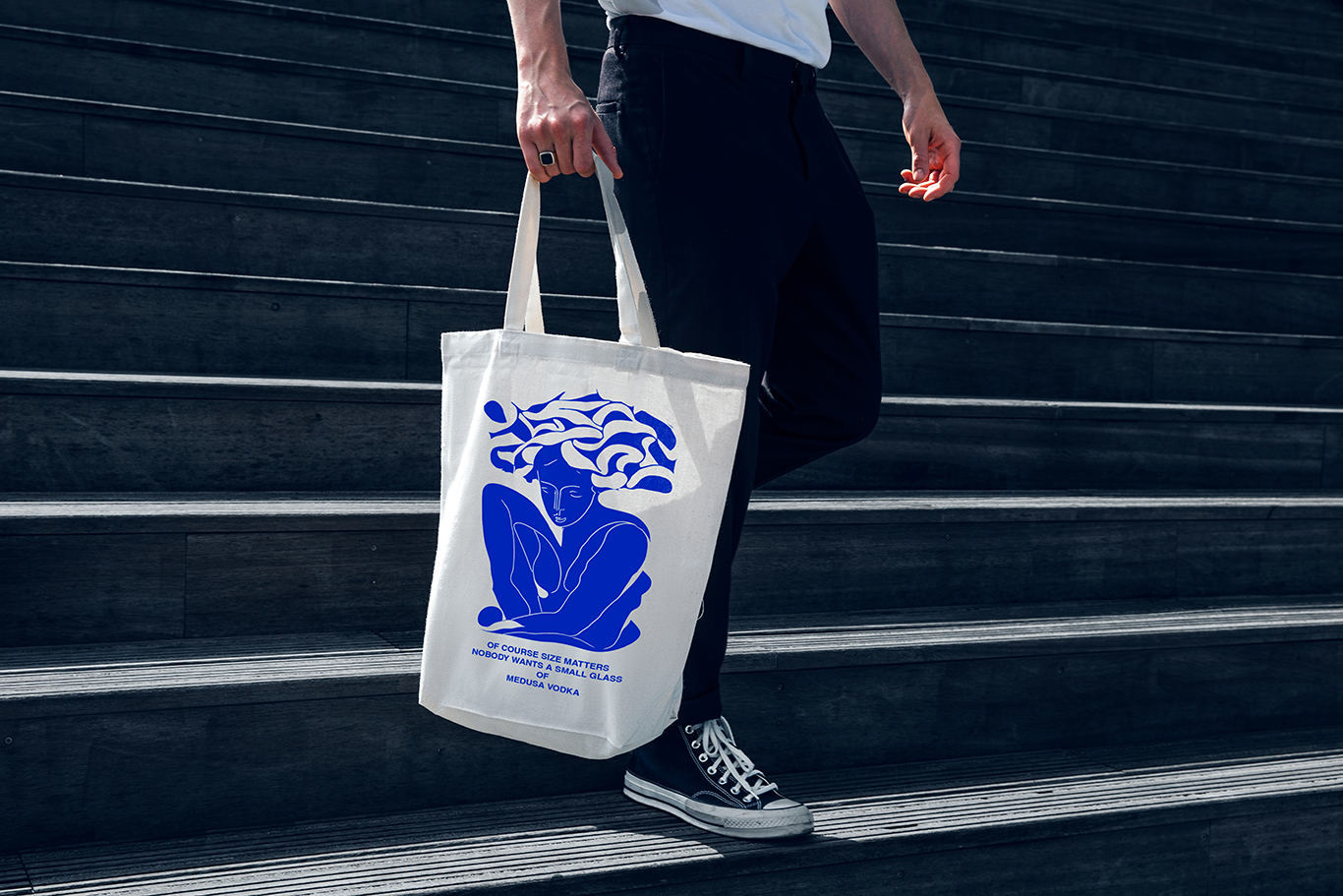 伊尔达·加里富林 (Ildar Garifullin) 设计的美杜莎伏特加