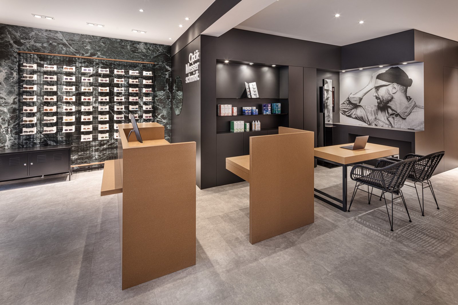 奥蒂克·梅塞施密特 (Optik Messerschmidt),伊达尔 - 奥伯施泰因 (D) 奥蒂克·梅塞施密特 (Optik Messerschmidt),伊达尔 - 奥伯施泰因 (D)