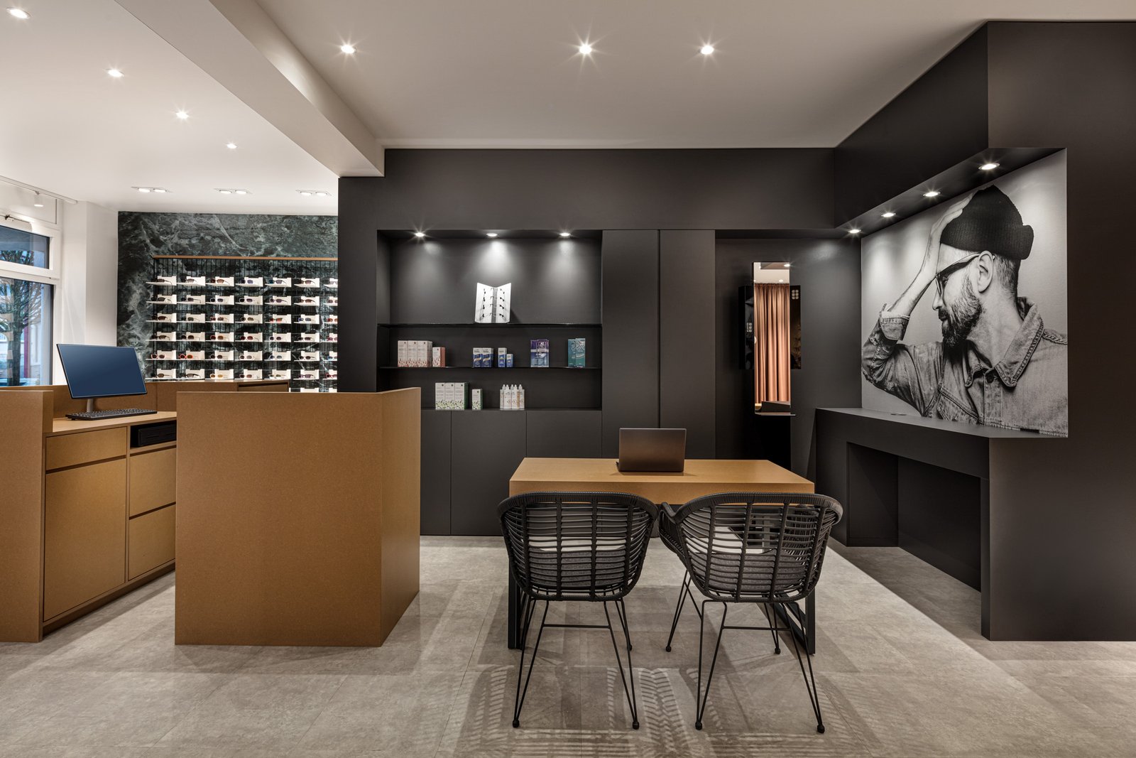 奥蒂克·梅塞施密特 (Optik Messerschmidt),伊达尔 - 奥伯施泰因 (D) 奥蒂克·梅塞施密特 (Optik Messerschmidt),伊达尔 - 奥伯施泰因 (D)