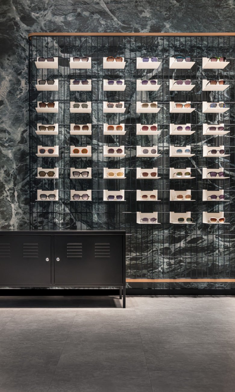 奥蒂克·梅塞施密特 (Optik Messerschmidt),伊达尔 - 奥伯施泰因 (D) 奥蒂克·梅塞施密特 (Optik Messerschmidt),伊达尔 - 奥伯施泰因 (D)